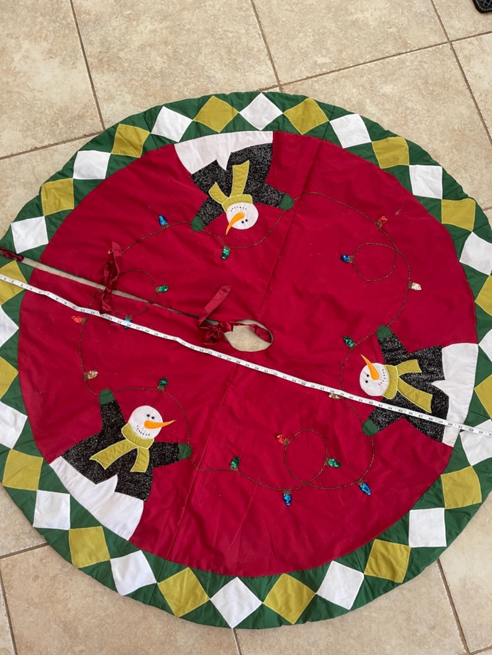 Green and Gold Holiday Tree Skirt Panel with Diamond Applique